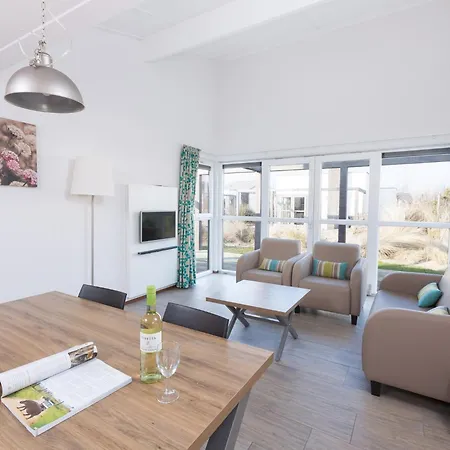 Detached, Single-storey Just Steps From The Sea * 奥德多普